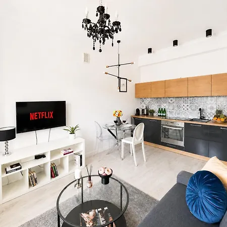 Lumina I Near Train Station Centralna I Ac Apartamento *