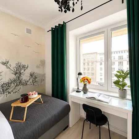 Lumina I Near Train Station Centralna I Ac Varsóvia