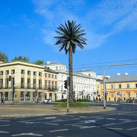 Lumina I Near Train Station Centralna I Ac Varsóvia